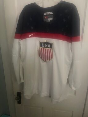 Nike White, Navy & Red USA Hockey Jersey